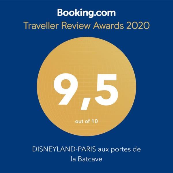 Disneyland-Paris Aux Portes De La Batcave Bussy-Saint-Georges Esterno foto