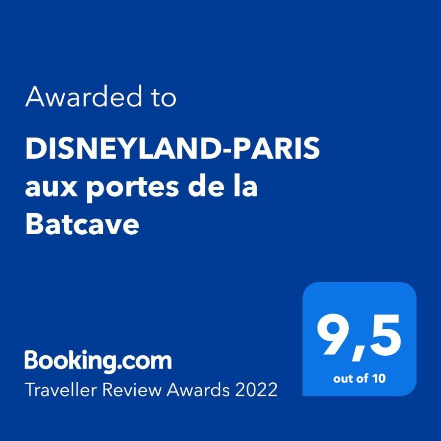 Disneyland-Paris Aux Portes De La Batcave Bussy-Saint-Georges Esterno foto